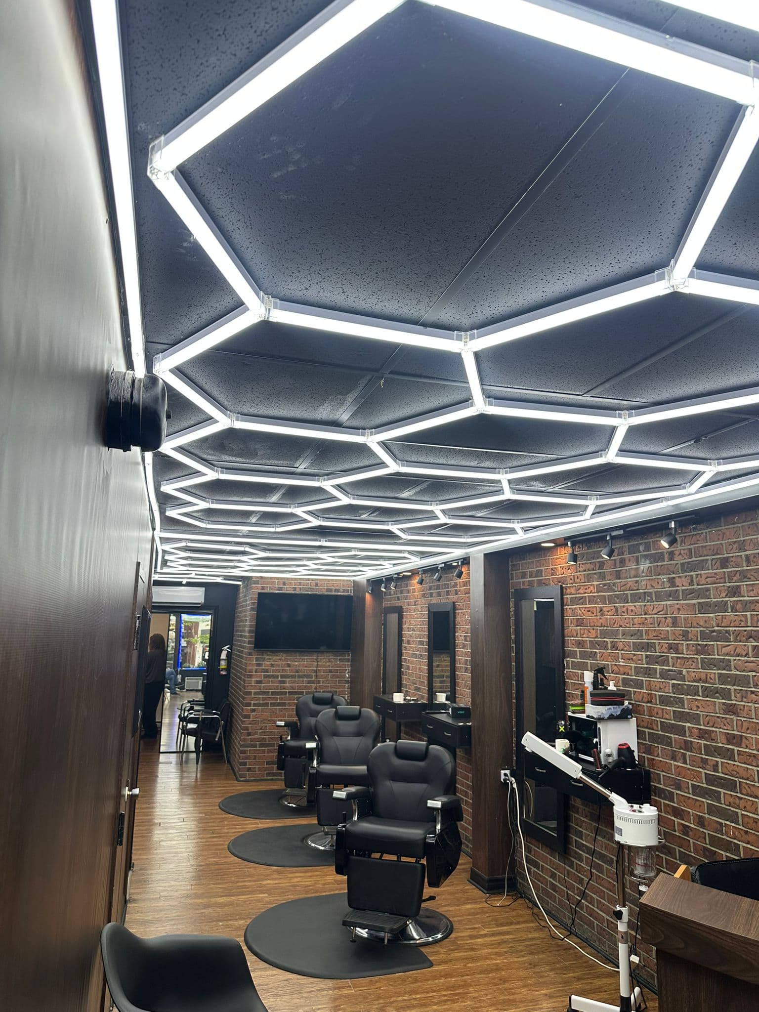 L'atelier sous le plafond hexagonal